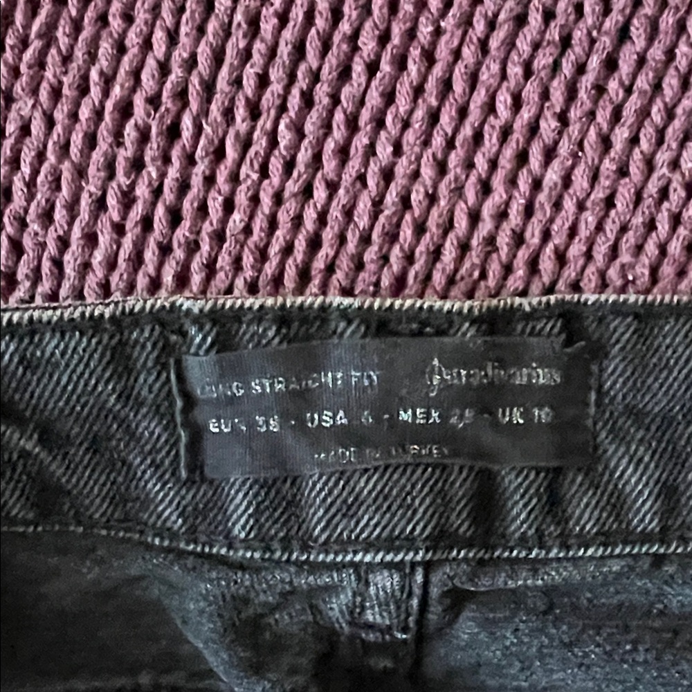 Stradivarius Black Straight Leg Jeans - Picture 4 of 4